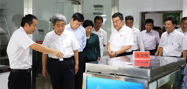 教育部党组书记、部长陈宝生考察重点实验室